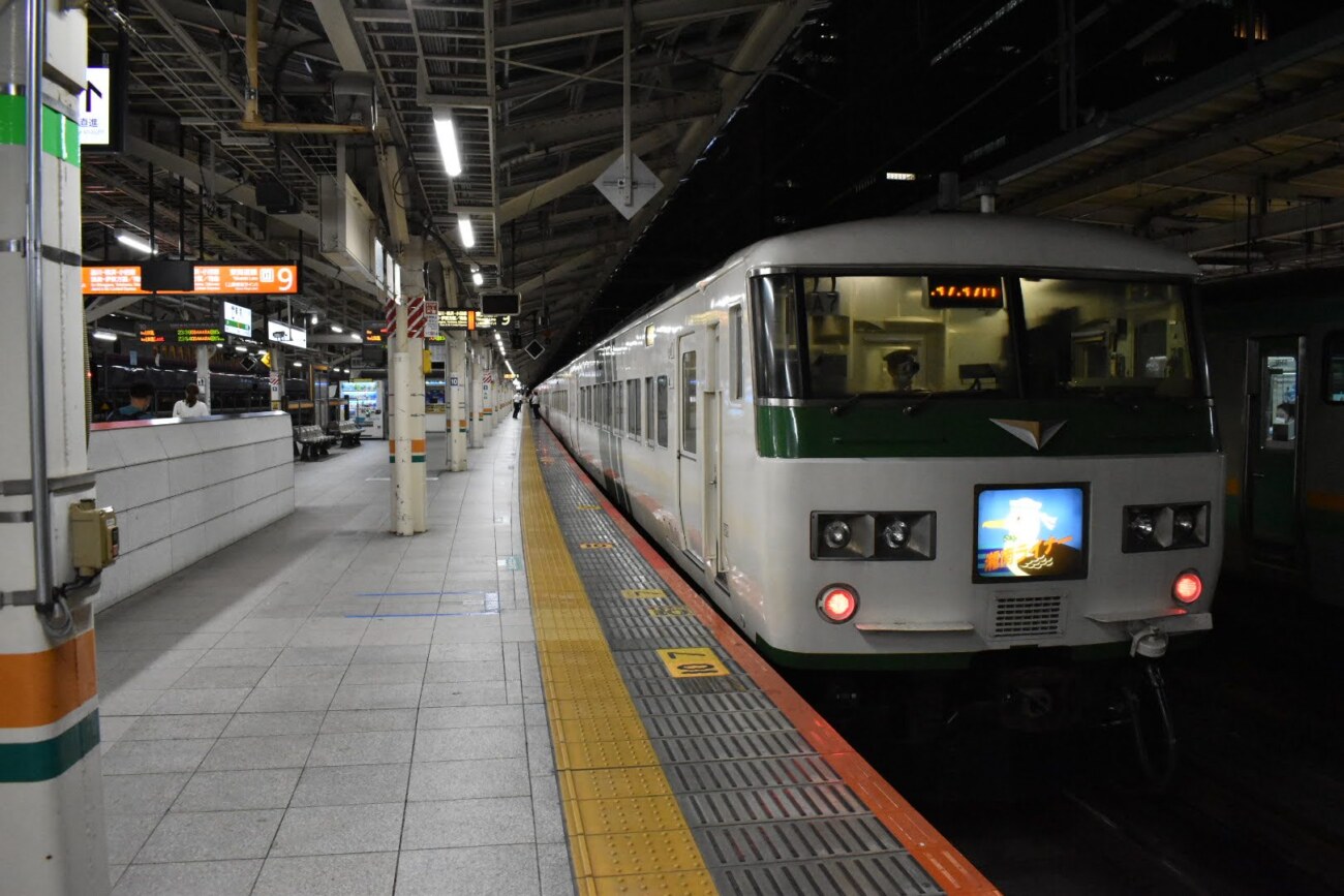 最終】東京駅23時30分発 湘南ライナー17号乗車記｜藤沢到着は何時 